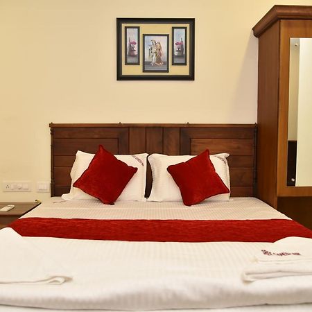 פאלני Sree Ganesh Inn מראה חיצוני תמונה