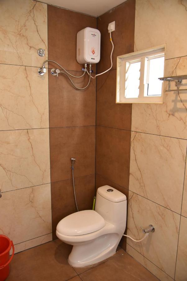 פאלני Sree Ganesh Inn מראה חיצוני תמונה