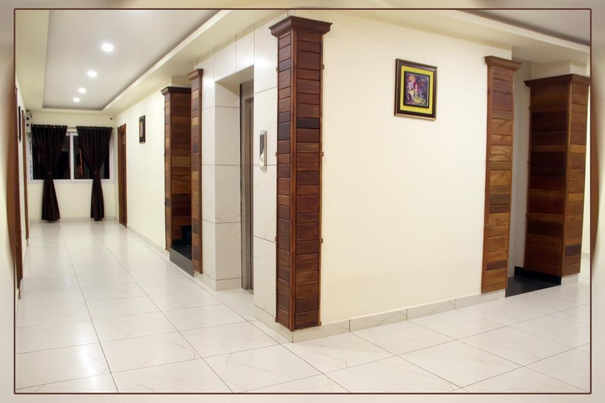 פאלני Sree Ganesh Inn מראה חיצוני תמונה